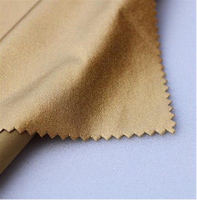 DG-XM performance clothing TPU composite fabric TPU transparent film milk silk bronzing 100% polyester + 100% TPU weight: 205g burst shirt fabric side view